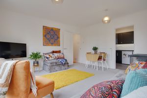 Lounge/Diner- click for photo gallery